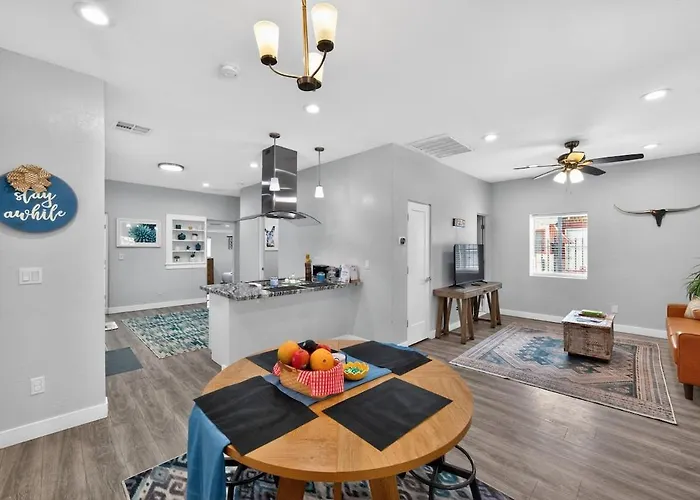 Holiday home Lux Mins To Chase Field Banner Med Valleywise Phoenix