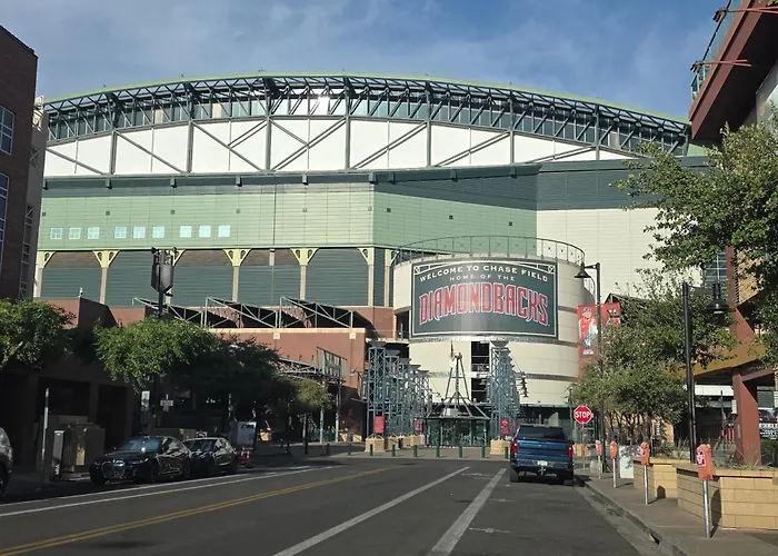 Holiday home Lux Mins To Chase Field Banner Med Valleywise